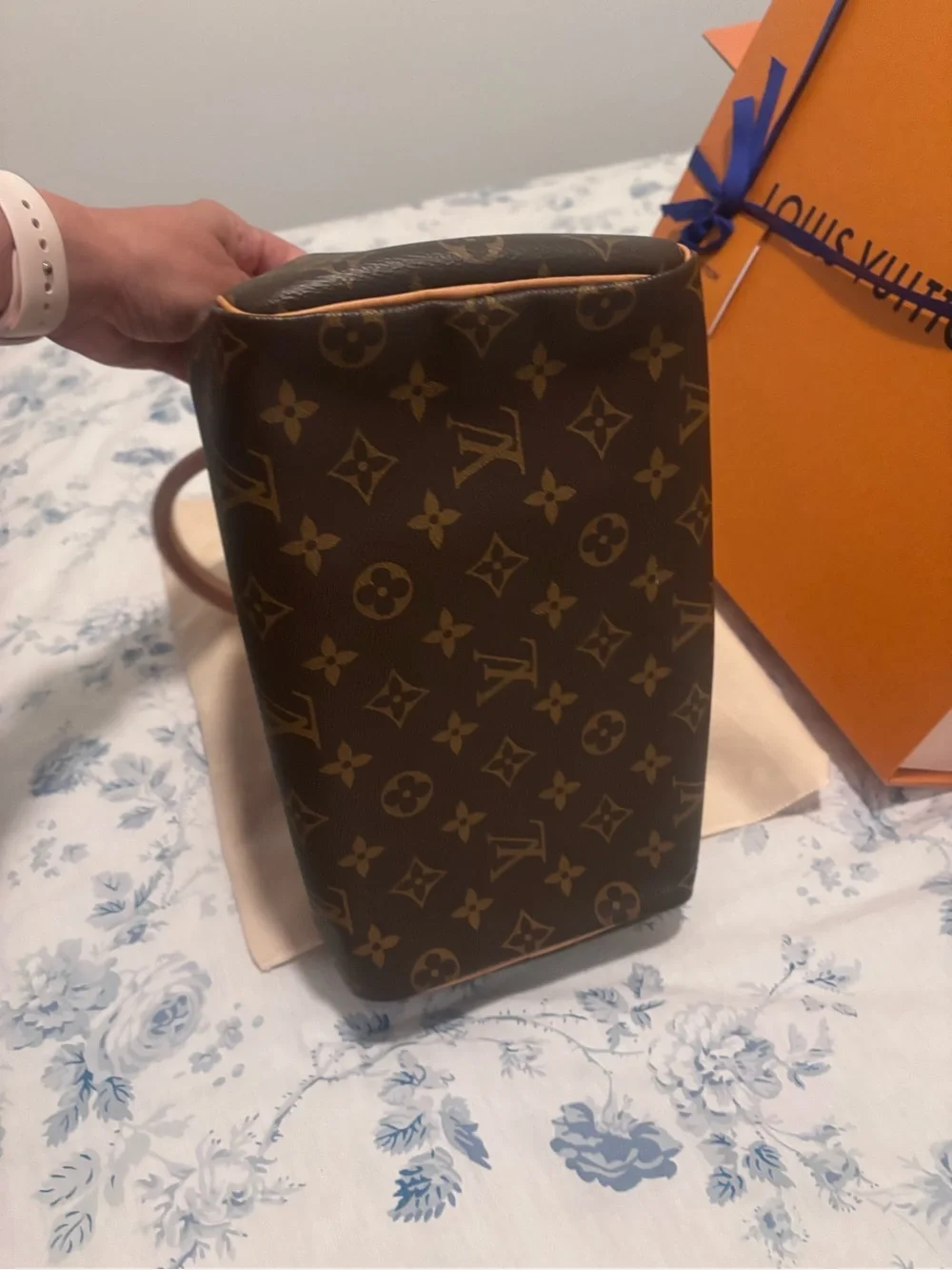 Louis Vuitton Brown Monogram Speedy Bandoulière Handbag 25